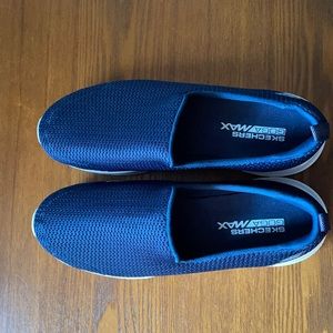 Skechers GOGA Max Navy Blue Slip-On Sneakers Womens 8.5